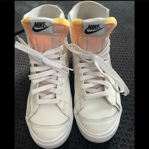 Size 8.5 nike blazers WORN ONE TIME they fit small so I’m selling them - Picture 2 of 6